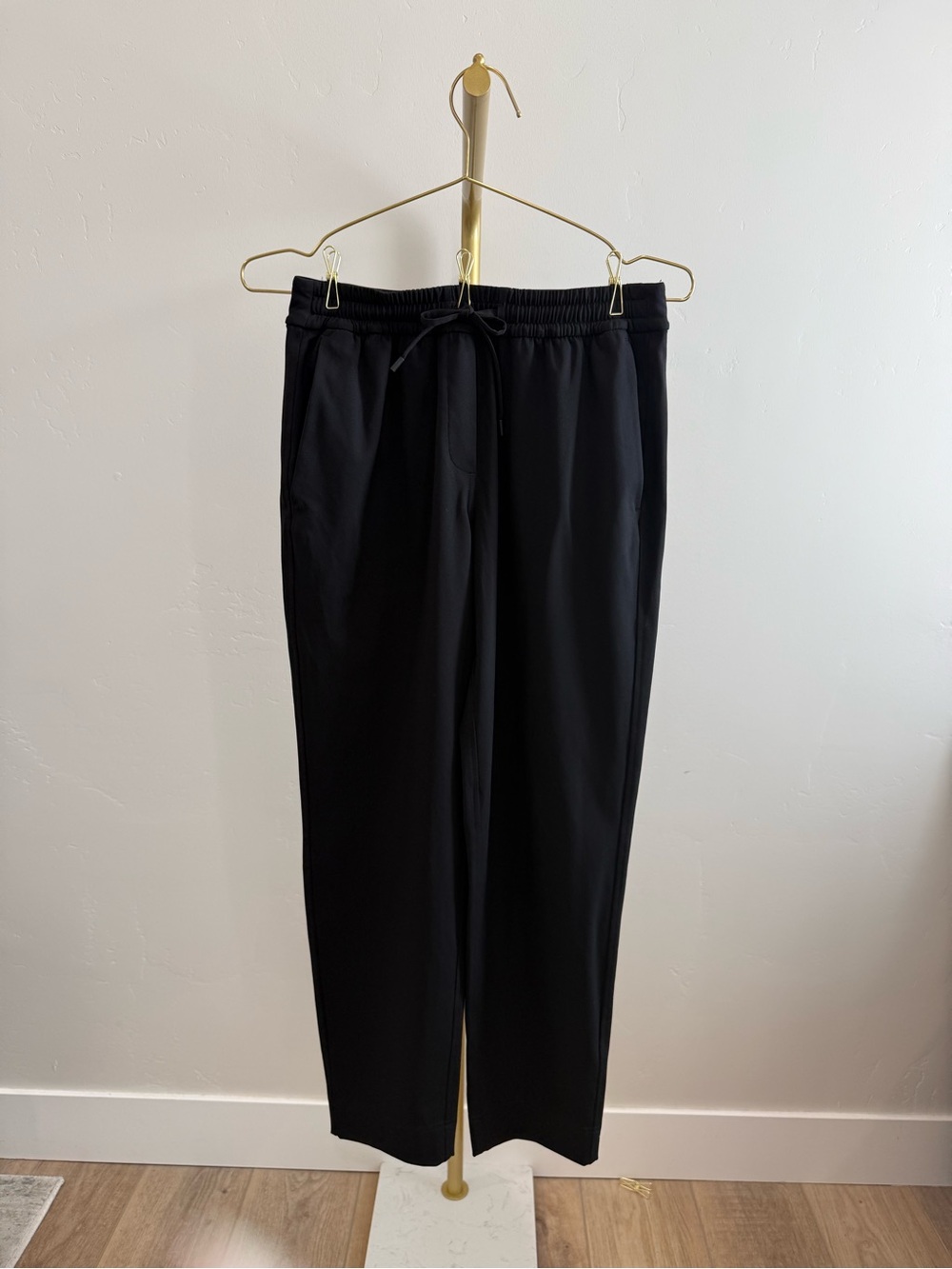 Lululemon Black Luxtreme Pull-On Tapered 7/8 Pants XS Travel Work Office